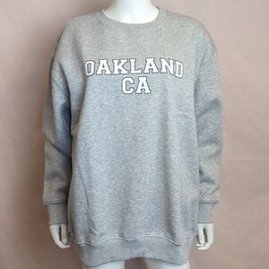 Boohoo Oversized Oakland CA Sweatshirt in Light Gray size 2